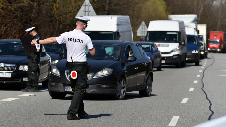 Ministerstvo vnútra upozornilo na falošného policajta, ale naše zistenie vás šokuje!