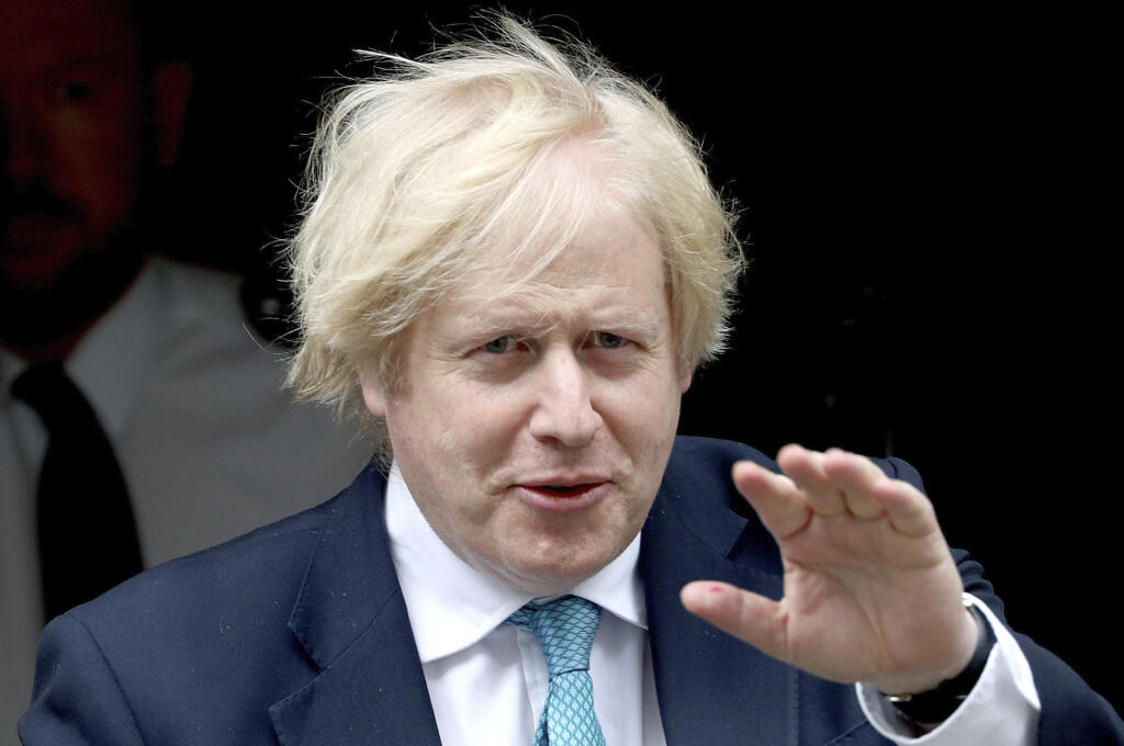 EBE 29 Londýn - Britský premiér Boris Johnson oznámil, že od septembra vznikne nové ministerstvo, ktoré bude mať na starosti všetky zahraničné záležitosti, informovala v utorok na svojej webovej stránke stanica Sky News. Na snímke britský premiér Boris Johnson opúšťa svoje sídlo na Downing Street v Londýne 16. júna 2020. FOTO TASR/AP
Britain's Prime Minister Boris Johnson leaves 10 Downing Street, in London, Tuesday June 16, 2020.  Johnson has made an abrupt about-face and agreed to keep funding
