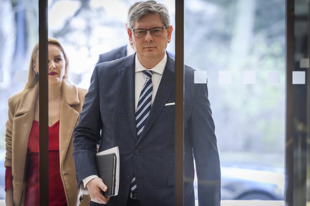 Na snímke minister spravodlivosti SR Boris Susko (Smer-SD) prichádza na 23. rokovanie vlády SR v Bratislave 13. marca 2024. FOTO TASR - Jaroslav Novák