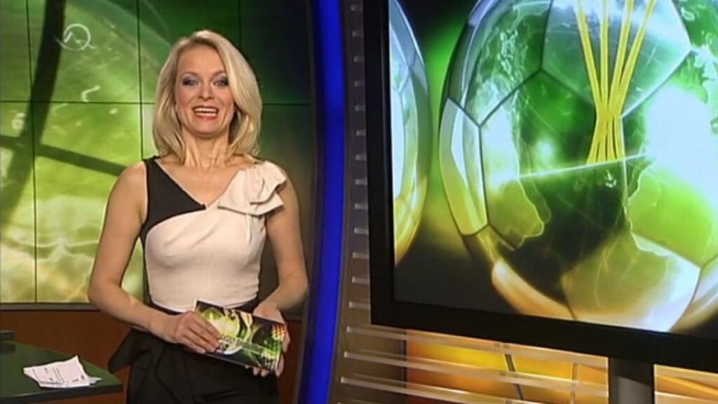 Aj moderátorka športových novín na Markíza Jana Hospodárová má čo ukázať. Televíznym divákom viackrát predviedla bradavky a pred kamery sa postavila bez podprsenky.