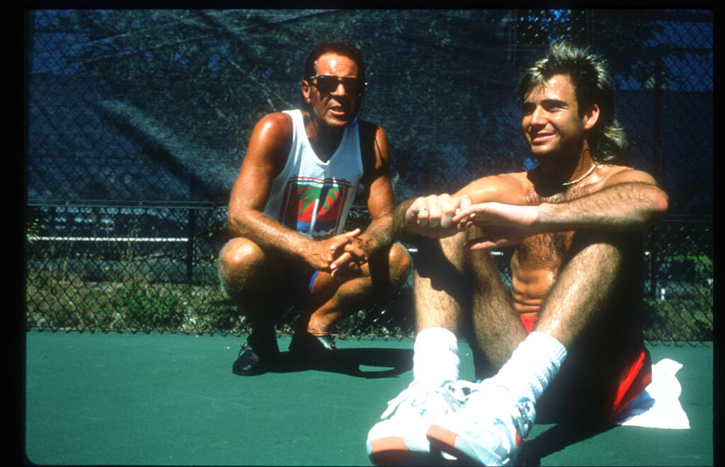Bollettieri trénoval aj legendárneho Agassiho.