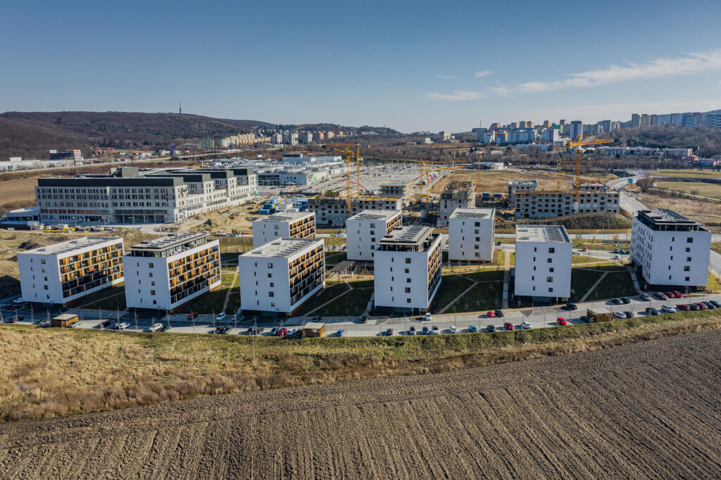 Na leteckej snímke developerský projekt Bory v Bratislave.