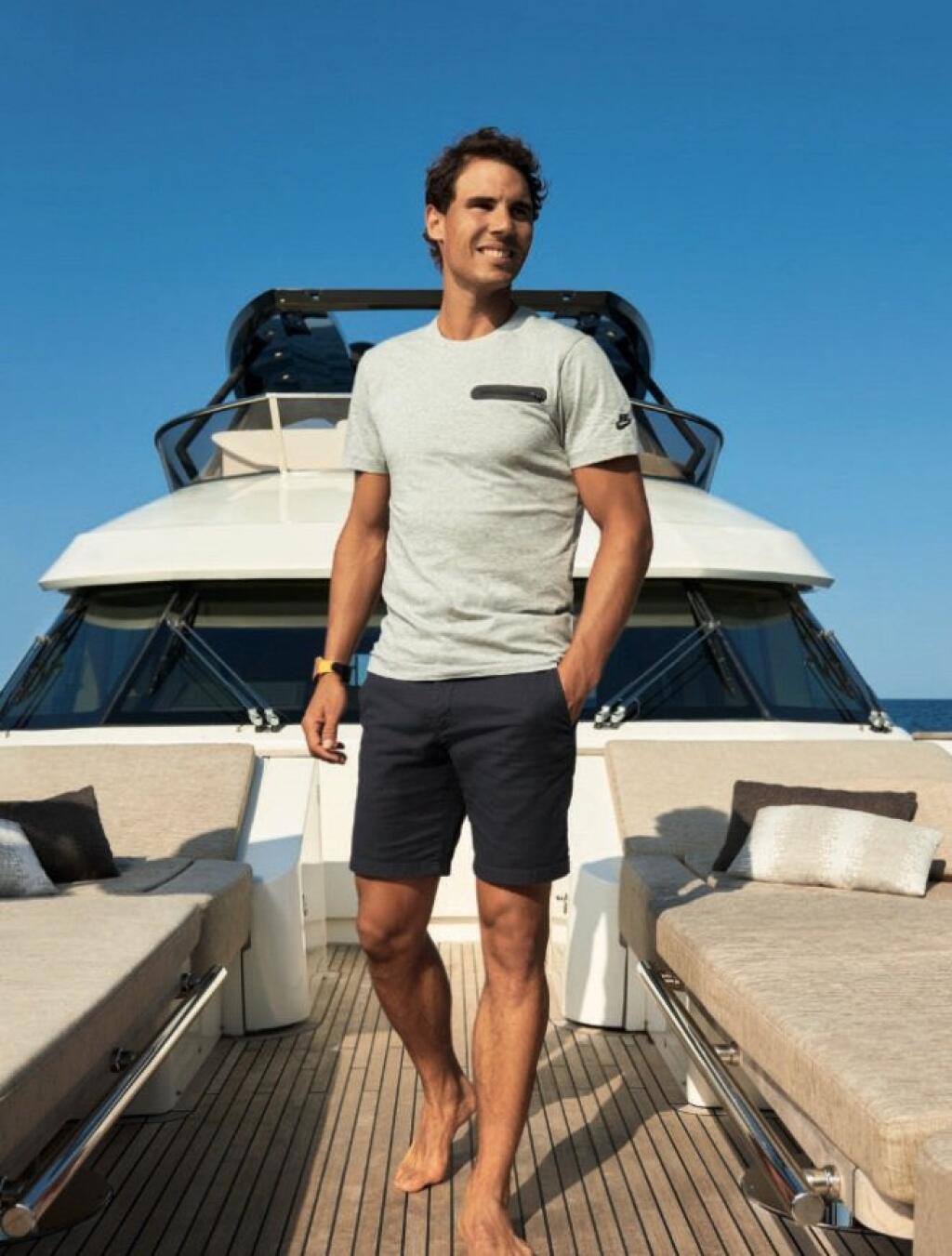 Rafael Nadal si na svojej jachte za4 milióny užíva slnečné lúče a luxus všade navôkol.