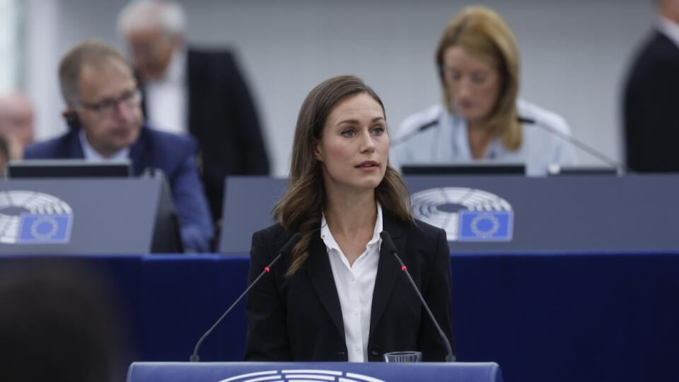 EBE 30 Štrasburg - Na snímke fínska premiérka Sanna Marinová reční na pôde Európskeho parlamentu počas plenárneho zasadnutia vo francúzskom Štrasburgu v utorok 13. septembra 2022. FOTO TASR/AP
Finnish Prime Minister Sanna Marin speaks at the plenary session of the European Parliament in Strasbourg, eastern France, Tuesday, Sept. 13, 2022. (AP Photo/Jean-Francois Badias)