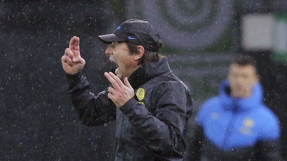 JB 10 Udine - Tréner Interu Miláno Antonio Conte kričí vo futbalovom zápase talianskej ligy Serie A  Udinese Calcio - Inter Miláno v Udine 23. januára 2021. FOTO TASR/AP 

Inter coach Antonio Conte shouts during the Serie A soccer match between Udinese and Inter Milan, at the Dacia Arena in Udine, Italy, Saturday, Jan. 23, 2021. (Gianpaolo Scognamiglio/LaPresse via AP)