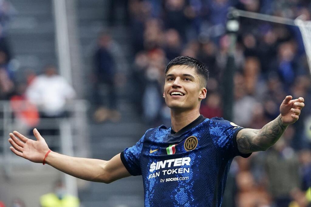 Futbalisti Interu Miláno v kádri aj so slovenským reprezentantom Milanom Škriniarom nebudú chýbať vo vyraďovacej časti Ligy majstrov.