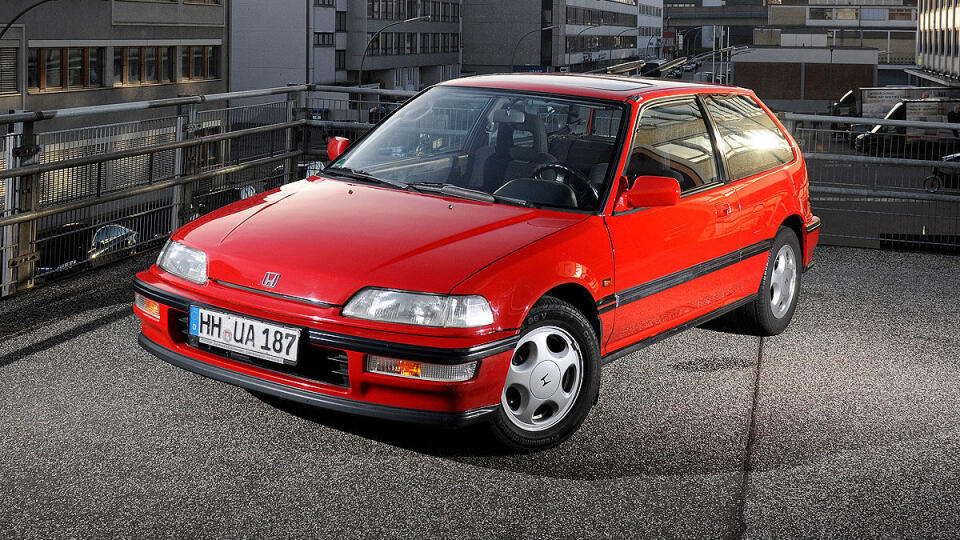 Dokážete rozpoznať auto aj podľa rozmazanej fotografie?