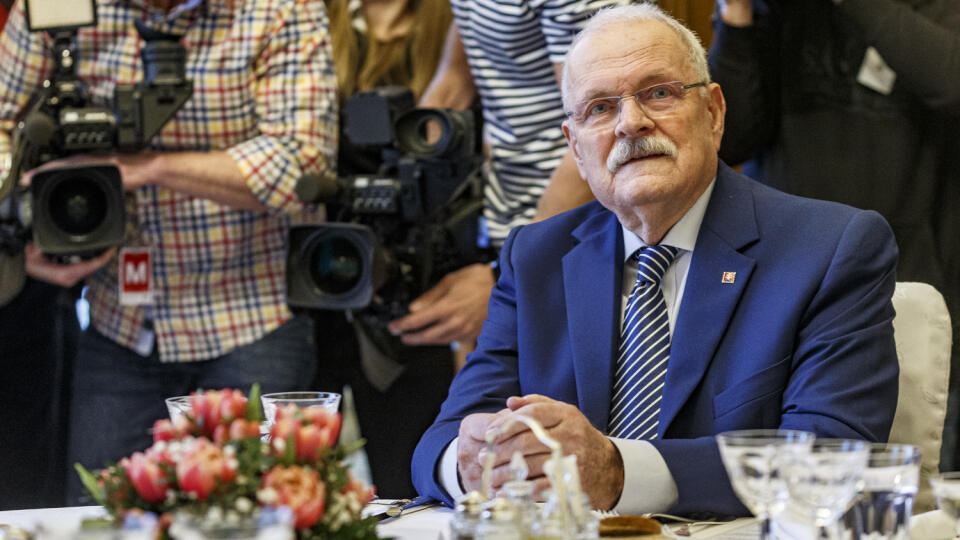 Na snímke Ivan Gašparovič počas tradičného Novoročného obeda prezidentov Slovenskej repbuliky v Grasalkovičovom paláci, na ktorý pozvala bývalých prezidentov súčasná hlava štátu, Zuzana Čaputová.