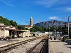 Vyskúšali sme cestu vlakom do Chorvátska: Scenéria krajiny je úžasná! A aké sú služby?