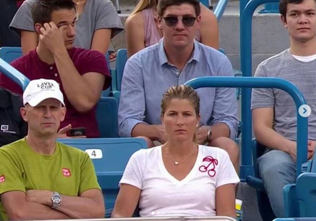 Cestuje s ním všade. Mirka sprevádza Rogera hlavne na veľkých turnajoch,