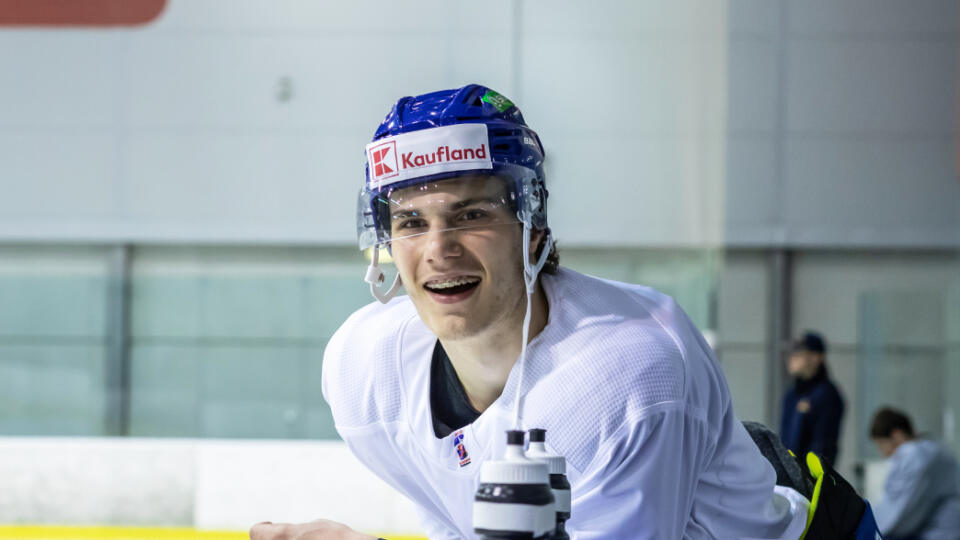 Skvele naladený bol aj náš veľký talent Juraj Slafkovský, na ktorého je vytváraný tlak verejnosti.