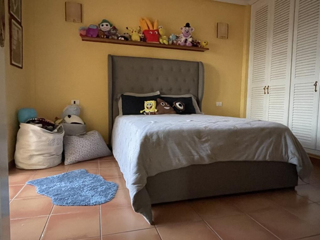 Aj Nevio má vlastnú izbu.
