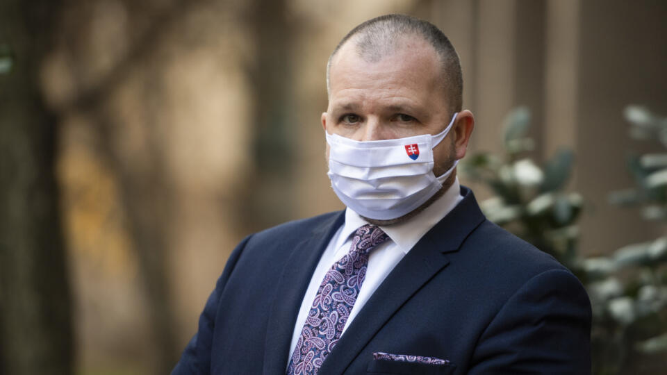 Na snímke štátny tajomník Ministerstva pôdohospodárstva a rozvoja vidieka SR Andrej Gajdoš počas tlačovej konferencie k personálnym zmenám v Pôdohospodárskej platobnej agentúre (PPA) a v štátnom podniku LESY SR v Bratislave 30. novembra 2020. FOTO TASR - Jaroslav Novák