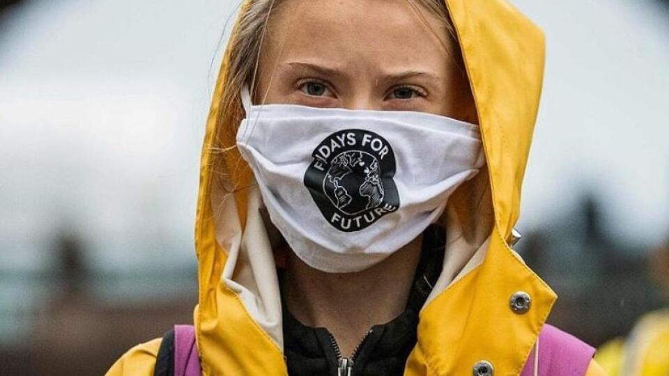 Greta Thunberg s rúškom.