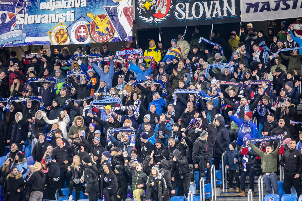 Hokejový zápas medzi HC Slovan a Košice (Winter games)