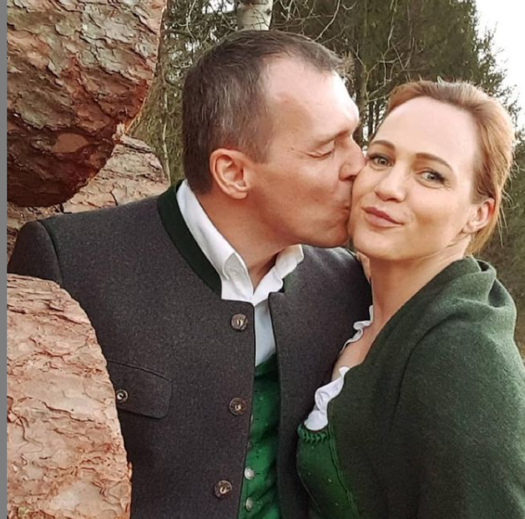 Daro lásku Adriane dopraje. Tá sa sťahuje za partnerom Christianom do Rakúska.
