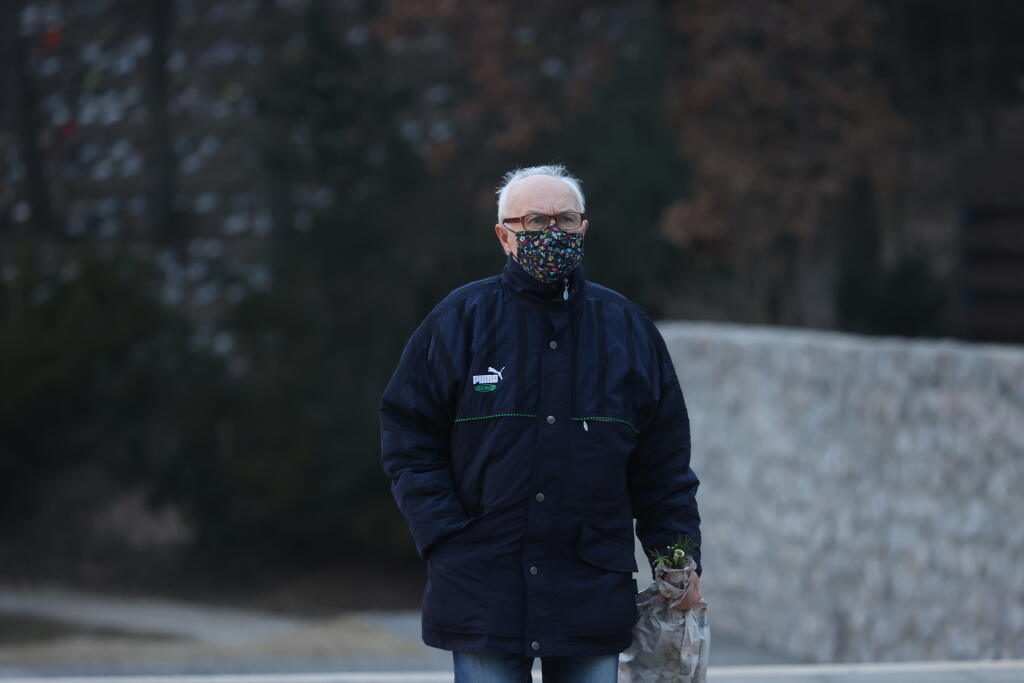 Posledná rozlúčka s futbalovou legendou Jozefom Venglošom.