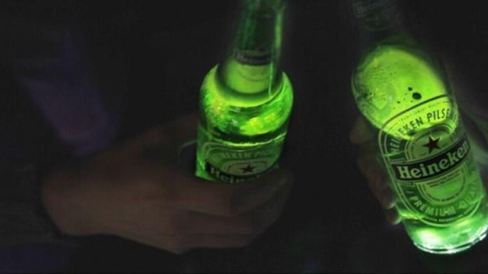 Heineken ignite svietiaca flaska heineken