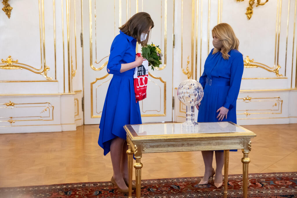 Vlhová priniesla prezidentke dres z posledných pretekov v Lenzerheide, no to nebolo všetko. Najlepšia lyžiarka sveta prekvapila Čaputovú ešte niečím.