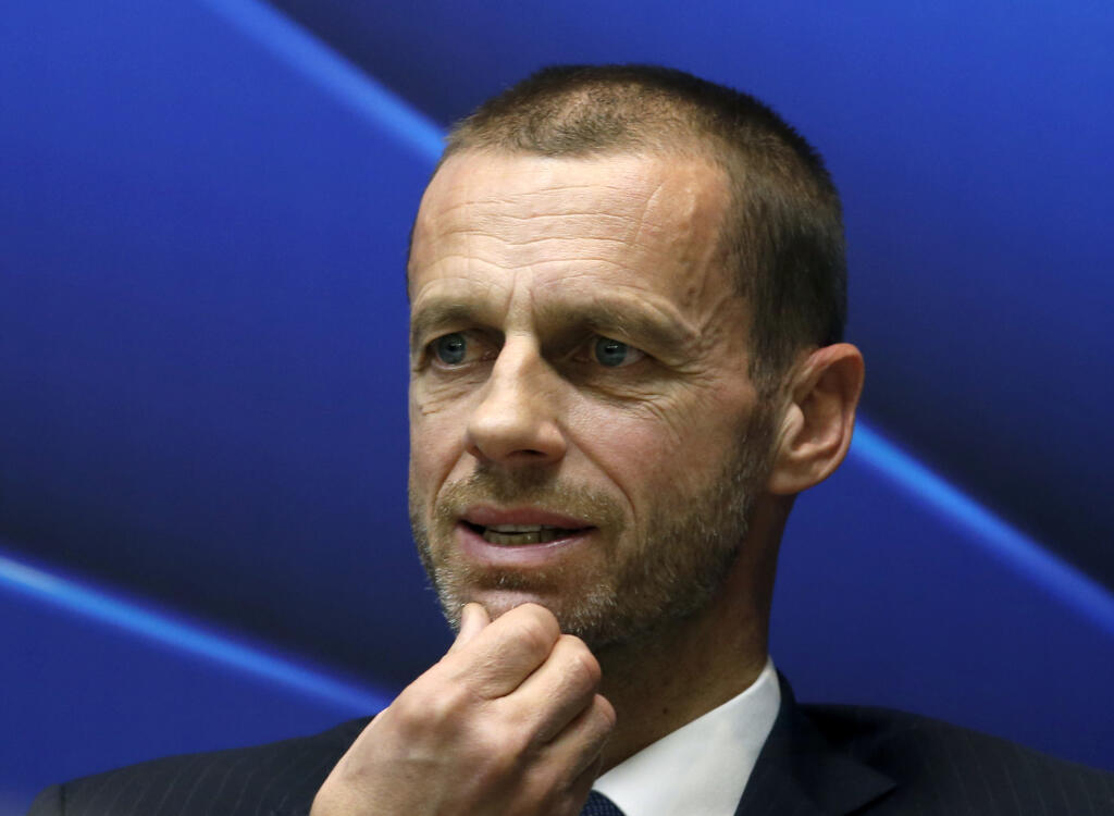 EBE 10 Stara Pazova - Na snímke prezident Európskej futbalovej únie (UEFA) Aleksander Čeferin počas tlačovej konferencie v srbskom meste Stara Pazova 31. marca 2017. Medzinárodná futbalová federácia (FIFA) chce zaviesť nový model šesťčlennej kvalifikačnej baráže pred majstrovstvami sveta. Turnaj by sa mal uskutočniť priamo v dejisku šampionátu v novembri, ako testovacie podujatie. Myšlienka prišla ako súčasť návrh FIFA udeliť každému kontinentu extra miesta na rozšírenom 48-člennom šampionáte. N