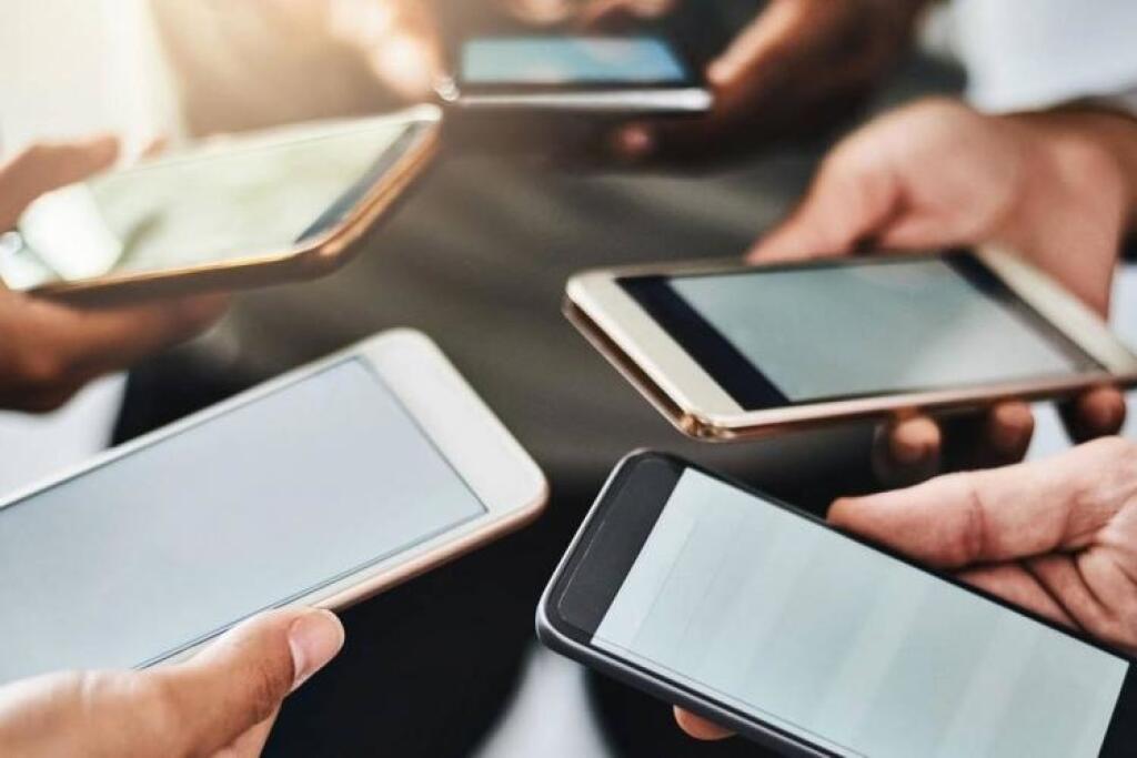 Vírus na displeji prežije až 4 dni. Poradíme vám, ako vyčistiť smartfón