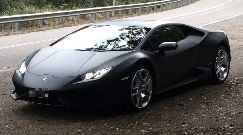 V talianskej garáži Marek Hamšík parkoval aj čierne Lamborghini Huracan zo 611 koňmi a cenou 220-tisíc eur.
