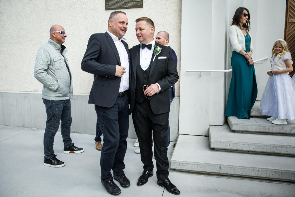 Svadba Gabriely Drobovej a Karola Rumana v Bratislave. Na snímke Juraj Droba a Karol Ruman.