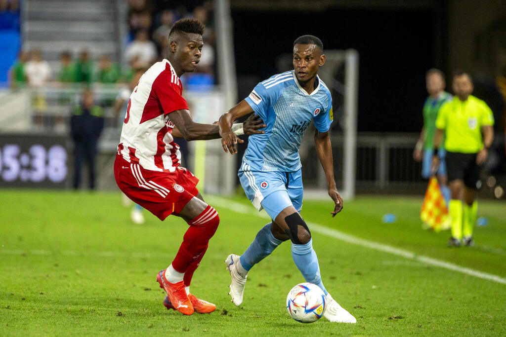 Na Tehelnom poli sa stretol v 3. kole kvalifikácie európskej ligy ŠK Slovan Bratislava a Olympiacos FC.