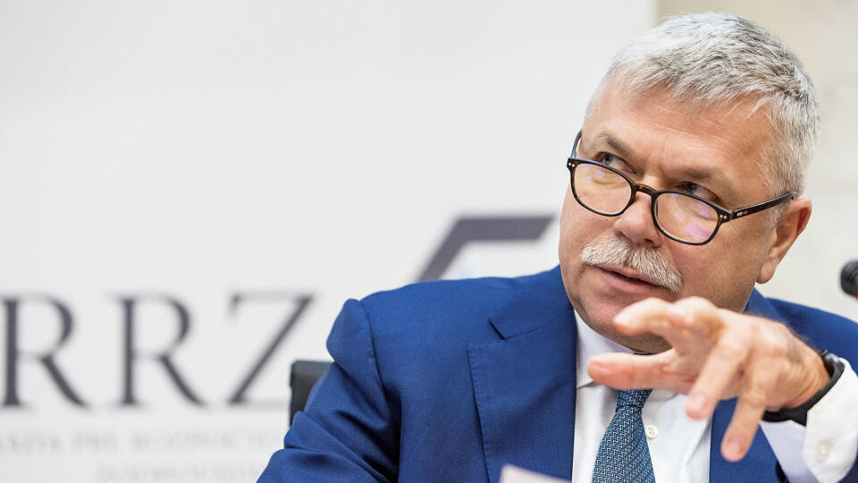 SR Bratislava EKO RRZ rozpočet hodnotenie deficit riziká BAX