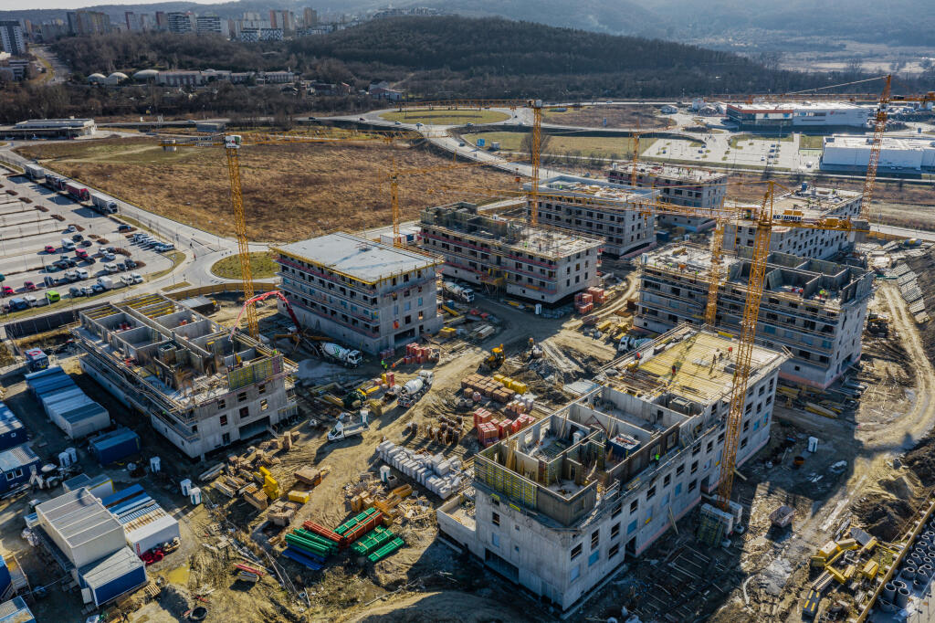 Na leteckej snímke developerský projekt Bory v Bratislave.