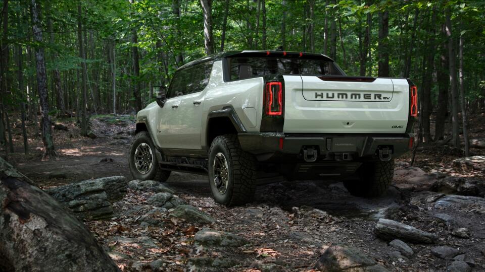 GMC Hummer EV.