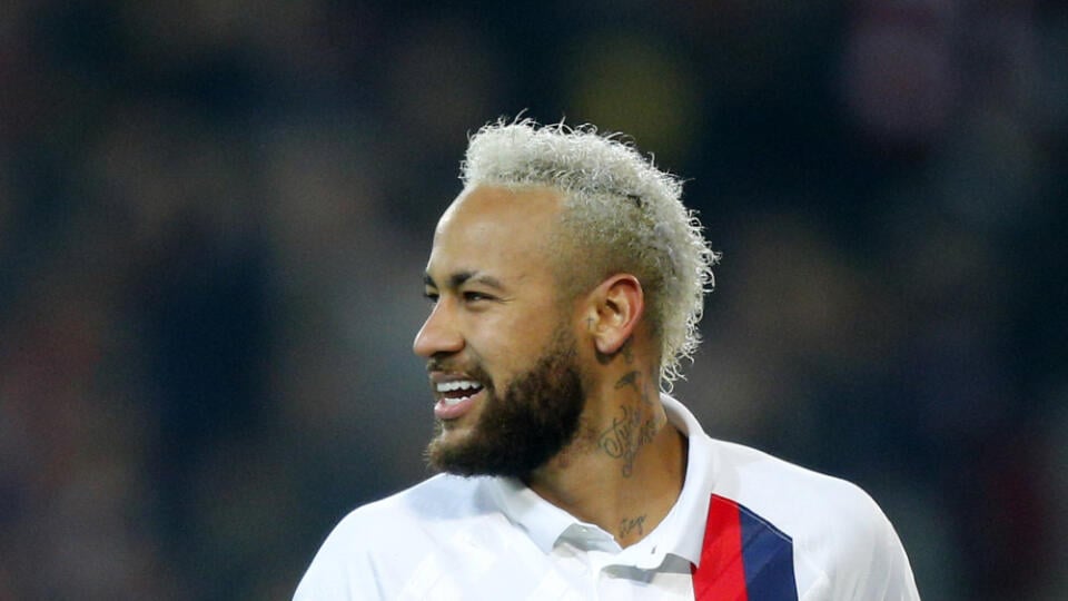 Hráčom mesiaca január v najvyššej francúzskej futbalovej súťaži sa stal Brazílčan Neymar z Paríža Saint Germain.
PSG's Neymar celebrates after scoring his side's second goal during the French League One soccer match between Lille and PSG at the Lille Metropole stadium, in Villeneuve d'Ascq, northern France, Sunday, Jan. 26, 2020. (AP Photo/Michel Spingler)