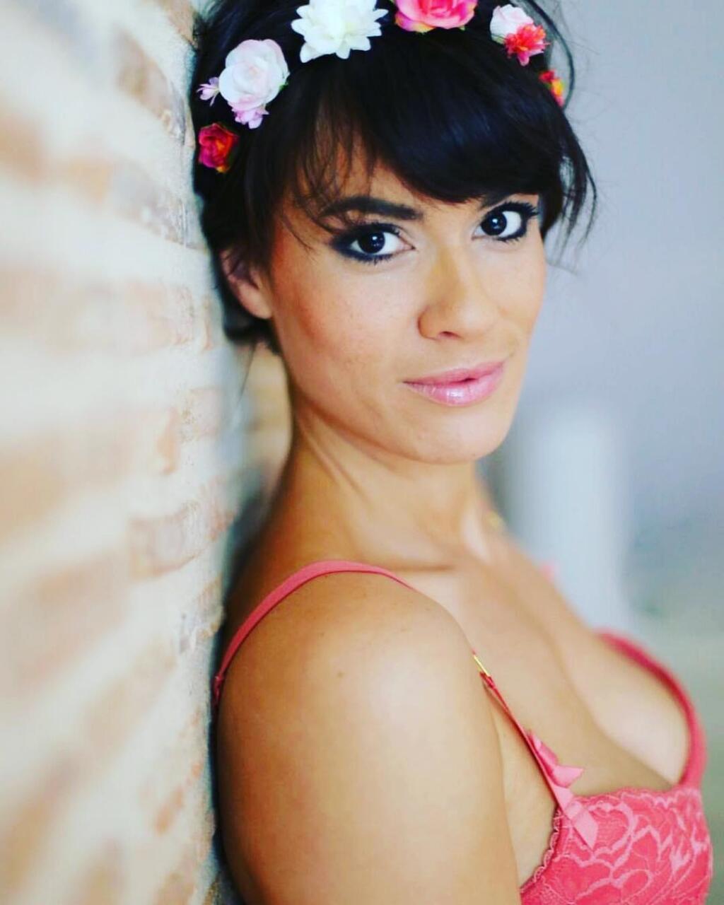 Séverine D má taktiež plné portfólio profesionálnych fotiek. Krátkovlasá Francúzska má rada relax na horách. Tento rok má na starosti Najlepšieho pretekára do 25 rokov.