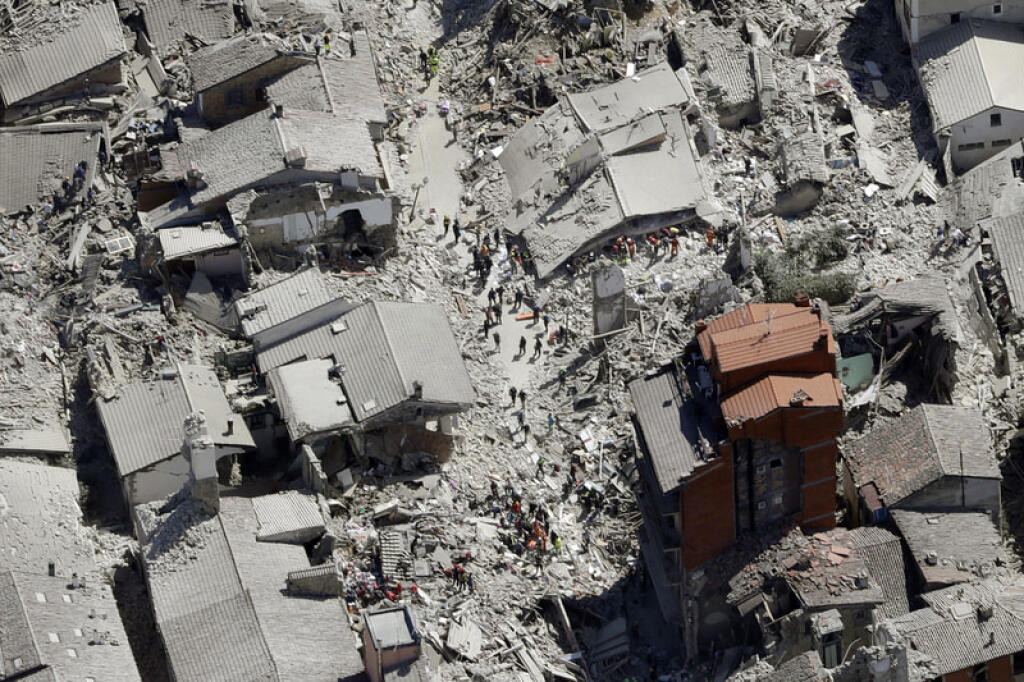 Сейсмологи землетрясении. Землетрясение Сиэтл 2001. Землетрясение в Чили 2010 год. Предсказать землетрясение.