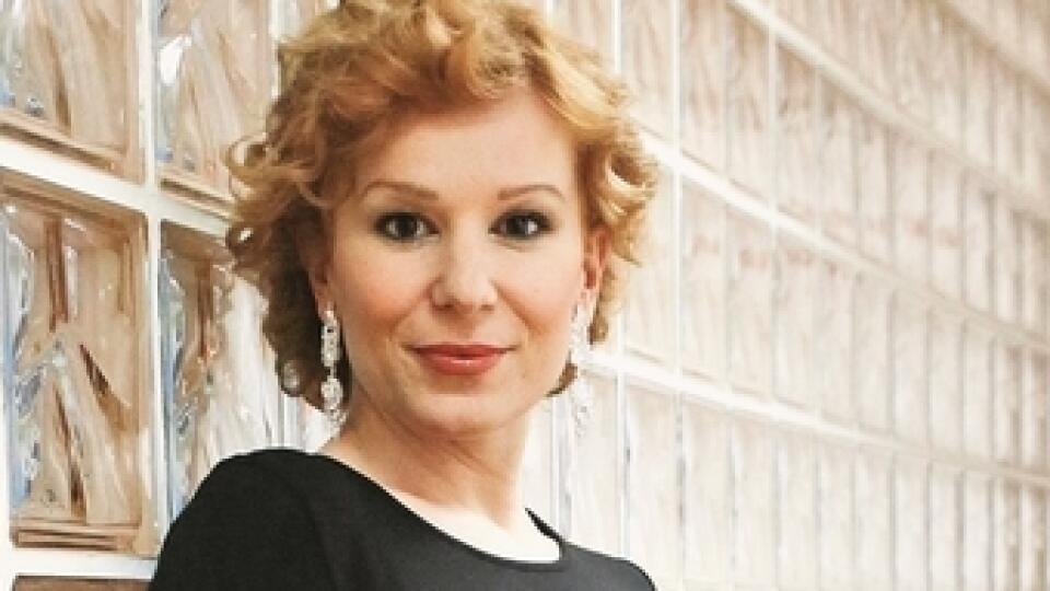 Helena
Krajčiová
(41) ukázala,
že pristanú
aj tehotným.
Vzhľadom
na bruško
stavila na
pohodlnosť
a dĺžku
midi.