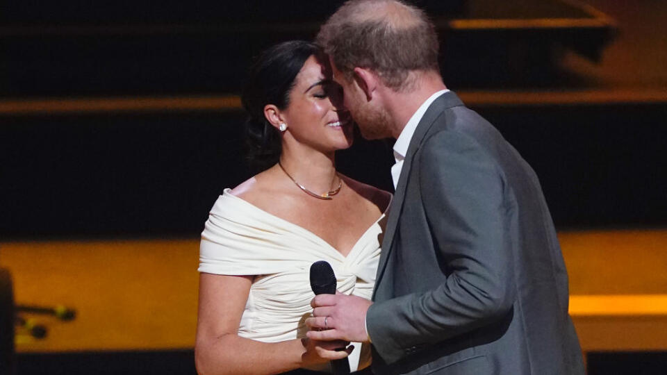 Meghan a Harry vraj majú príliš horúce hlavy a reagujú neuvážene