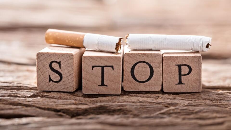 Zrušte svoju prvú rannú cigaretu – to potlačí vašu závislosť od nikotínu, pretože telo si zvykne vydržať bez neho dlhší čas.