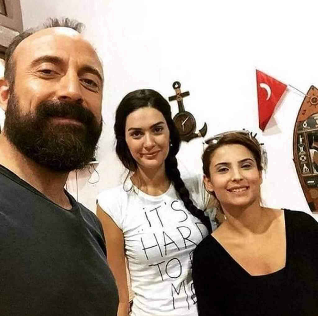 Onur a Šeherezáda sú spolu aj po rokoch šťastní.