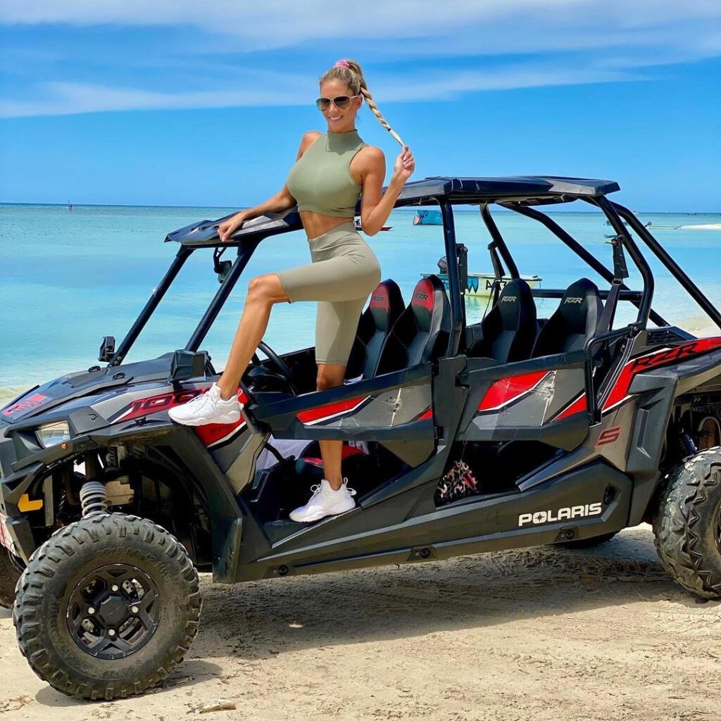 Andrea Járová si dáva záležať na štíhlej postavičke.