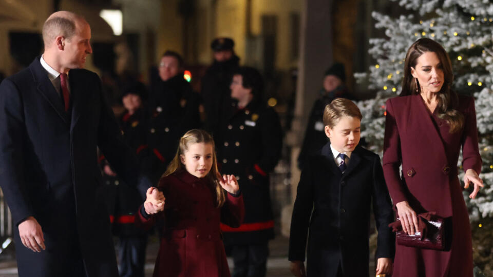 Sviatočná bohoslužba kráľovskej rodiny sa konala vo Westministerskom opátstve. Hlavnou organizátorkou bola princezná Katherina, ktorá vzdala hold zosnulej Alžbete II.