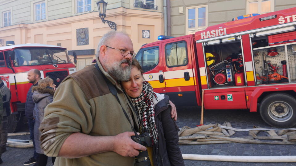 Na foto je súčasná riaditeľka SBM, Zuzana Denková v deň požiaru.