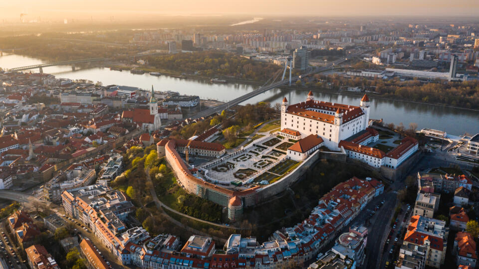 Bratislava,Castle,During,Epic,Sunride