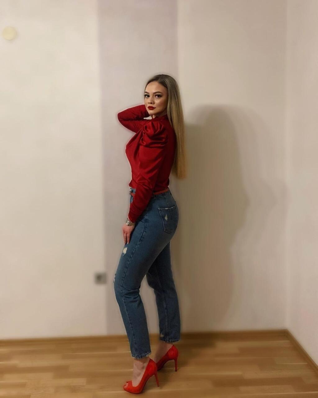 Sexi Kanita Barakovičová sa rozhodla preraziť vo futbale. Ak to nevyjde, môže byť pokojne modelkou.