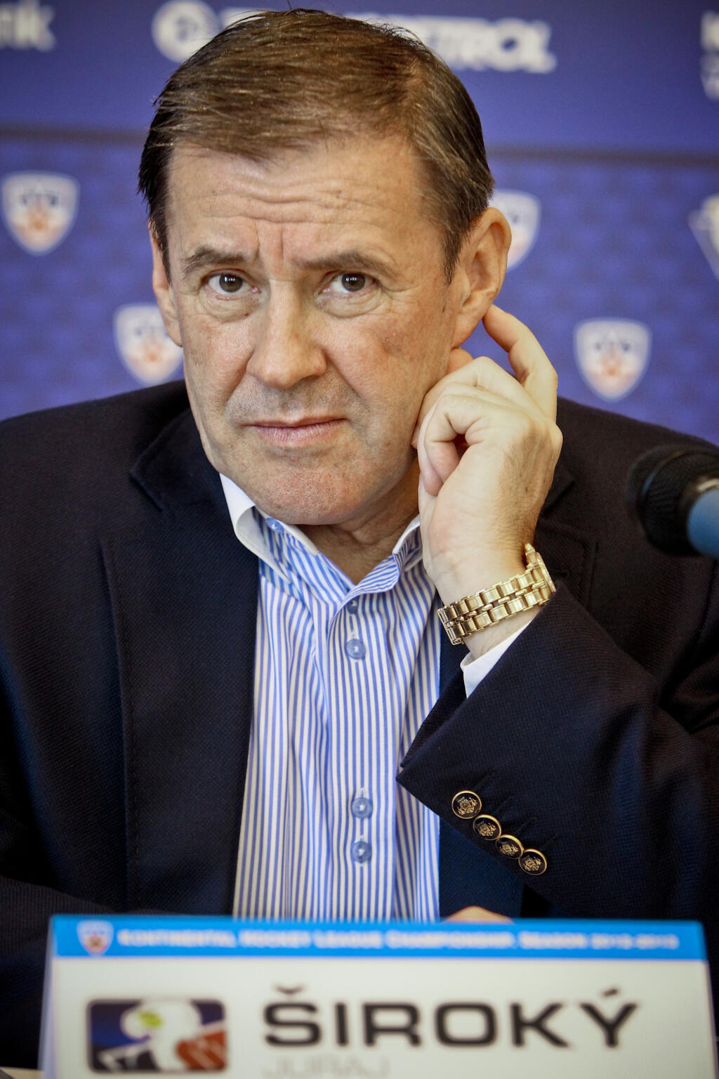Slovensky klub HC Slovan Bratislava sa vo stvrtok 21. juna 2012 stal oficialne novym ucastnikom Kontinentalnej hokejovej ligy (KHL). Na snimke prezident HC Slovan Bratislava Juraj Siroky pocas tlacovej konferencie pri prilezitosti prijatia klubu do KHL.
