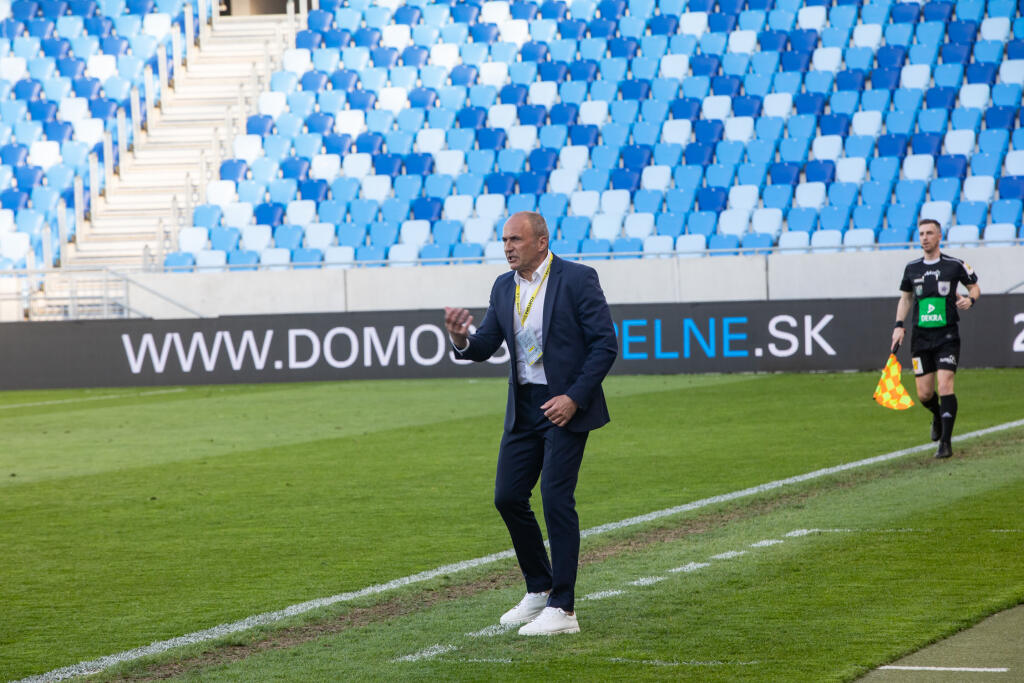 8. Kolo nadstavbovej časti Fortuna ligy medzi Slovanom Bratislava a DAC Dun. Streda.