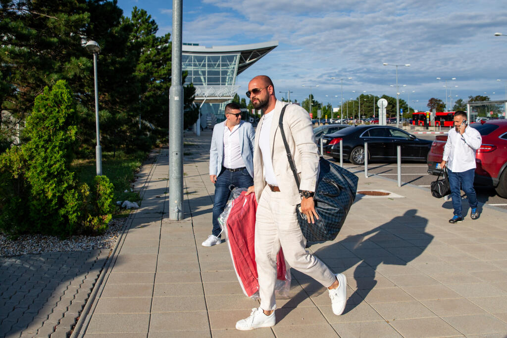 ŠK Slovan Bratislava počas odchodu na Gibraltar, kde sa stretne v 3. kole kvalifikácie v európskej lige s Lincoln red imps. Na snímke je Ivan Kmotrík ml..