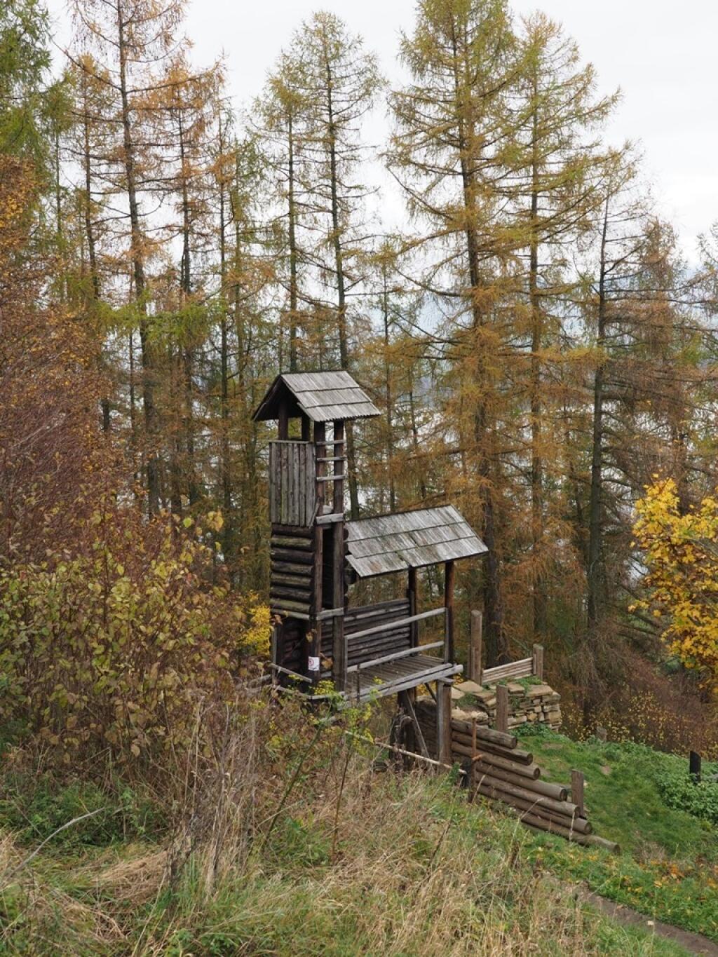 Havránok je mystický kopček nad Liptovskou Marou.