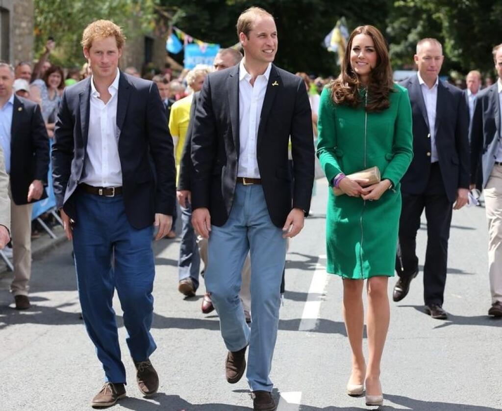 Harry, princ William a jeho manželka Kate Middleton.