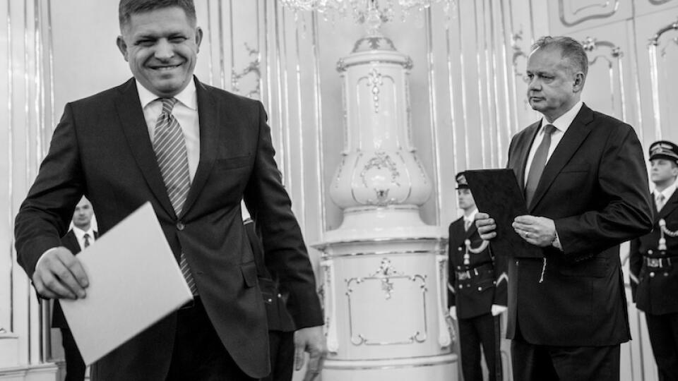 Ficov úškrn: Takto sa tváril premiér po tom, čo zložil funkciu do rúk prezidenta Andreja Kisku.