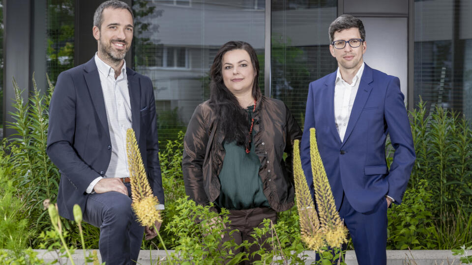 Mazars - spoločnosť zaoberajúca sa poradenstvom v oblasti auditu, účtovníctva a daní. Na snímke zľava je Martin Váross, Partner, Consulting, Jana Ružická, Sustainability Director a Igor Mišík, Senior Manager, Financial Advisory.